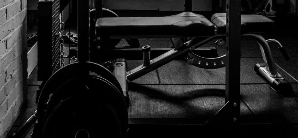 jak zacząć ćwiczyć na siłowni